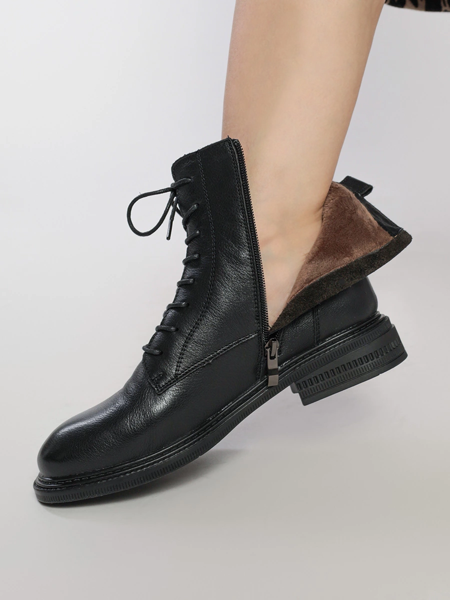 Ботинки-дерби черного цвета с декоративной пряжкой
